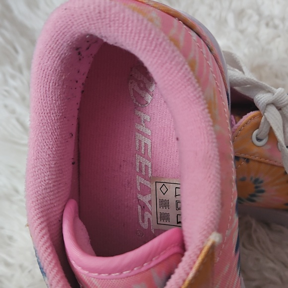 Heelys Kids Tie-Dye Skate Shoes - Pink, Blue, Yellow - Picture 5 of 6